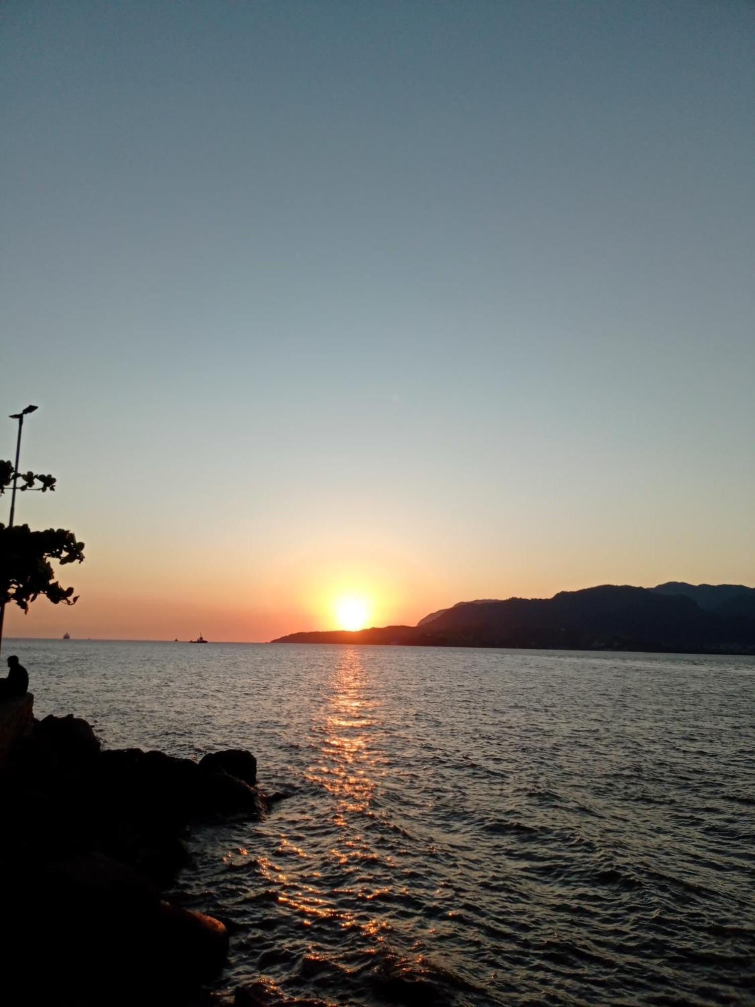 Suite Pe Na Areia- Espaco Independente Na Praia Do Curral Com Localizacao Privilegiada - Simplicidade E Comodidade Com O Por Do Sol Mais Lindo De Ilhabela - Melhor Custo Beneficio Para Ate 4 Pessoas , Na Av Jose Pacheco Do Nascimento Nº 7682 외부 사진